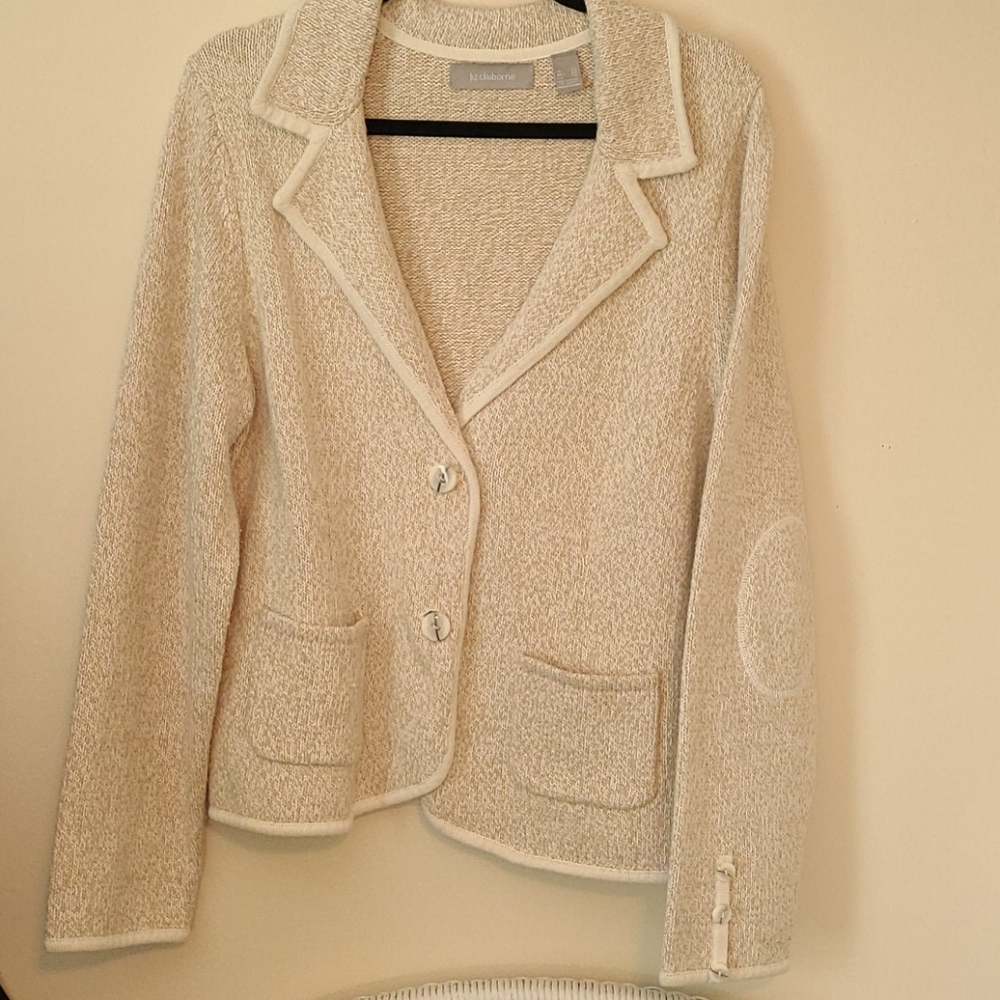 Liz Claiborne 2 button close sweater
